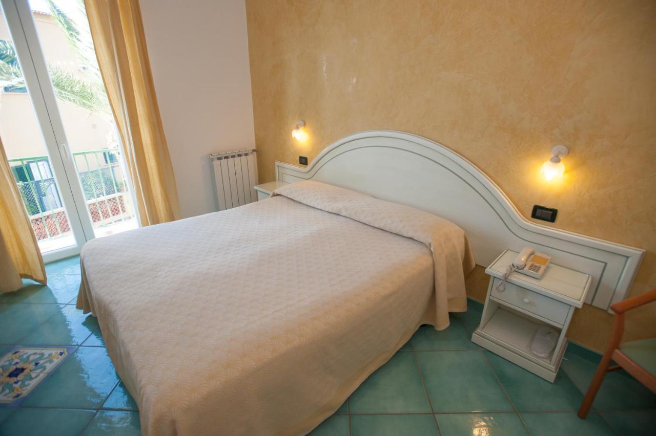 Hotel Villa Sirena - Thermae & Spa Искья Экстерьер фото