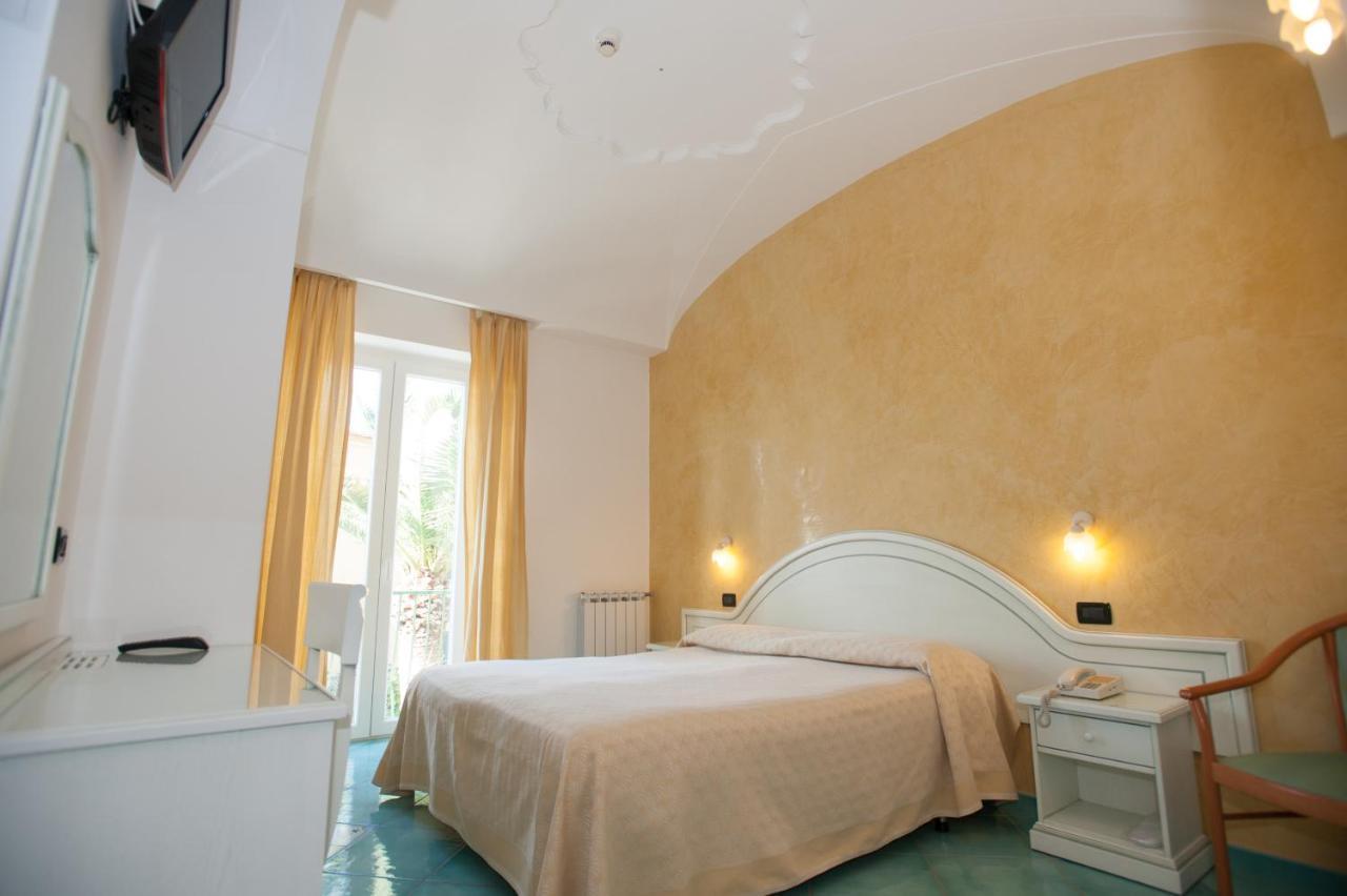 Hotel Villa Sirena - Thermae & Spa Искья Экстерьер фото